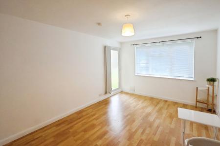 1 bedroom Flat for sale in Abbis House, Whinbush Road