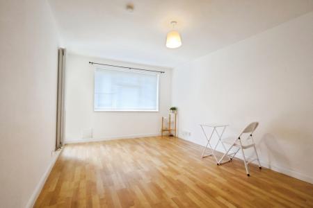 1 bedroom Flat for sale in Abbis House, Whinbush Road