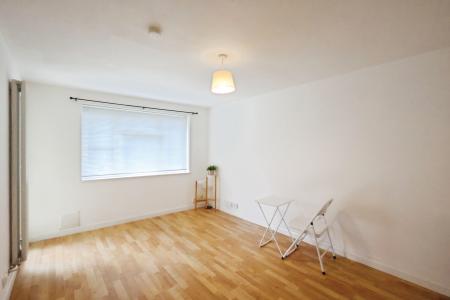 1 bedroom Flat for sale in Abbis House, Whinbush Road