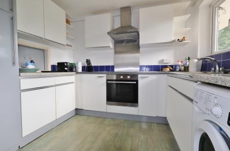 1 bedroom Flat for sale in Abbis House, Hazelwood Close, Hitchin