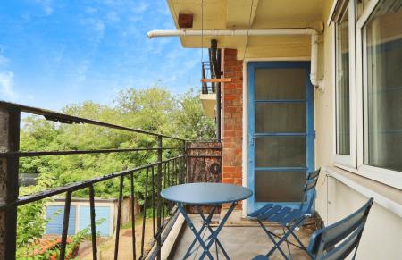 1 bedroom Flat for sale in Abbis House, Hazelwood Close, Hitchin