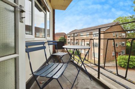 1 bedroom Flat for sale in Abbis House, Hazelwood Close, Hitchin