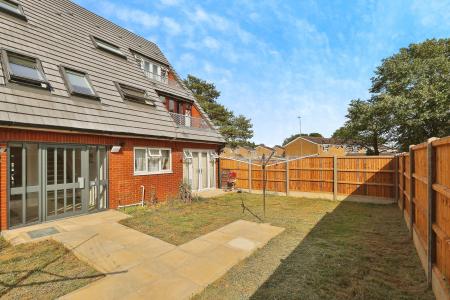 1 bedroom Flat for sale in Blyth Close, Stevenage