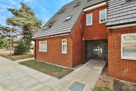1 bedroom Flat for sale in Blyth Close, Stevenage