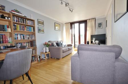 1 bedroom Flat for sale in Blyth Close, Stevenage