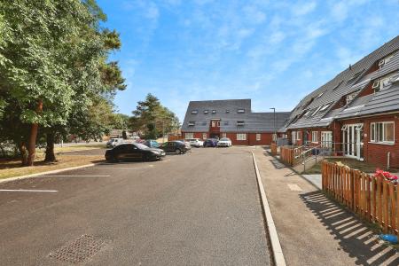 1 bedroom Flat for sale in Blyth Close, Stevenage