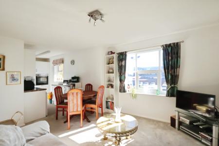 1 bedroom Flat for sale in Seymour Court, Baliol Road