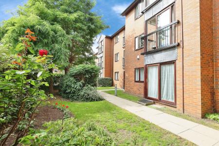 Regal Court, Bancroft, Hitchin