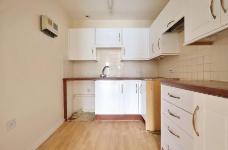 1 bedroom Flat for sale in Regal Court, Bancroft, Hitchin