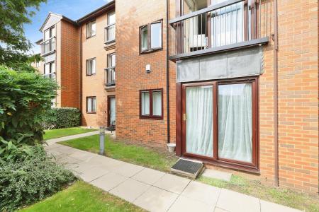 1 bedroom Flat for sale in Regal Court, Bancroft, Hitchin
