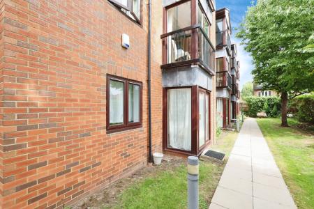 1 bedroom Flat for sale in Regal Court, Bancroft, Hitchin