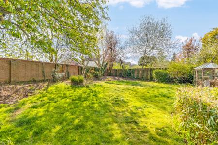 4 bedroom Detached house for sale in Broadwater Avenue, Letchworth
