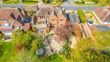 4 bedroom Detached house for sale in Broadwater Avenue, Letchworth