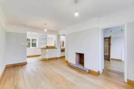 4 bedroom Detached house for sale in Broadwater Avenue, Letchworth