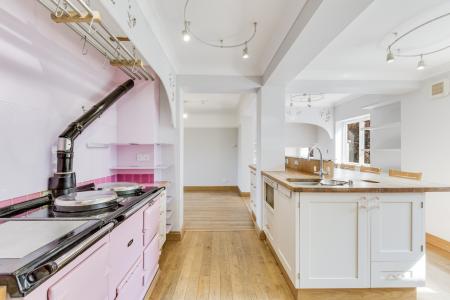 4 bedroom Detached house for sale in Broadwater Avenue, Letchworth