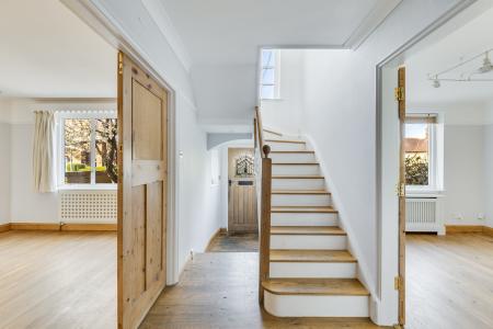 4 bedroom Detached house for sale in Broadwater Avenue, Letchworth