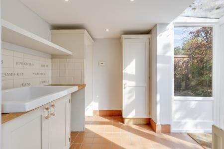 4 bedroom Detached house for sale in Broadwater Avenue, Letchworth