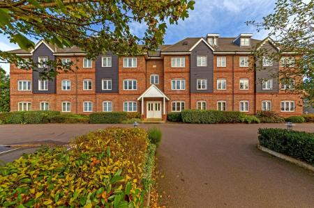 1 bedroom Flat for sale in Cadwell Green, Cadwell Lane