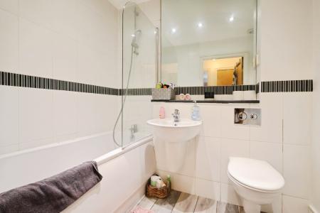 2 bedroom Flat for sale in Cadwell Green, Hitchin