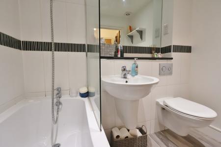 2 bedroom Flat for sale in Cadwell Green, Hitchin