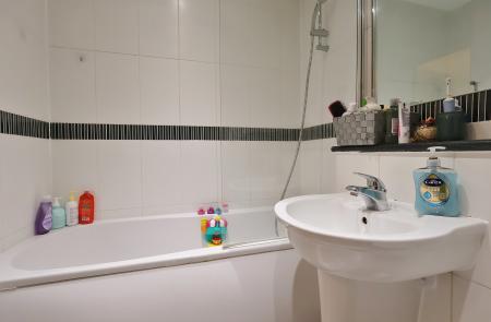 2 bedroom Flat for sale in Cadwell Green, Hitchin