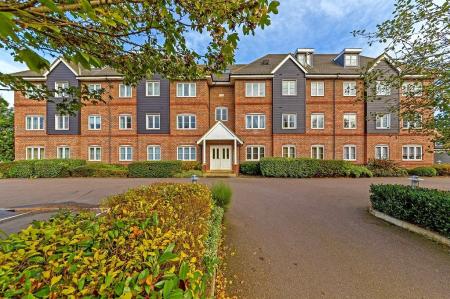 2 bedroom Flat for sale in Cadwell Green, Hitchin