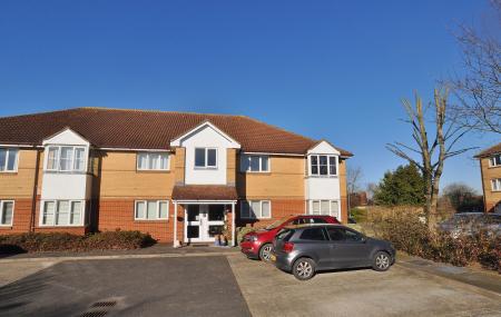 1 bedroom Flat for sale in Chestnut Court, Hitchin