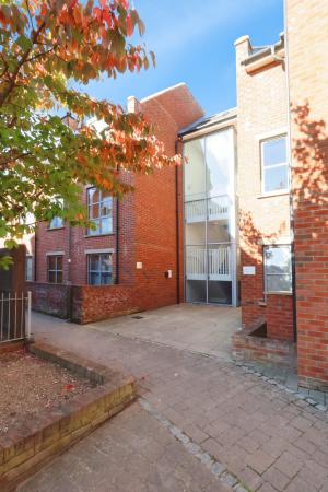 2 bedroom Flat for sale in Coopers Yard, Hitchin