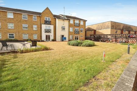 1 bedroom Flat for sale in Johnson Place, Hitchin