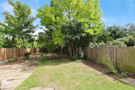 3 bedroom Semi-detached house for sale in Lawrence Ave, Letchworth