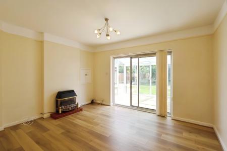 3 bedroom Semi-detached house for sale in Lawrence Ave, Letchworth