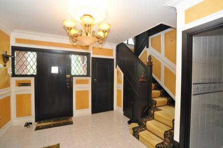 5 bedroom Detached house for sale in London Road, Luton