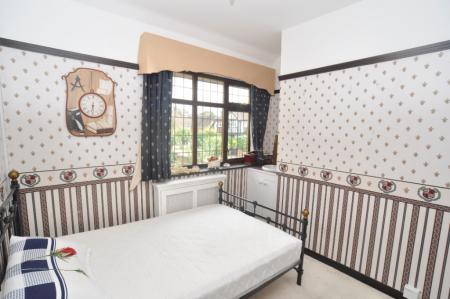 5 bedroom Detached house for sale in London Road, Luton