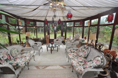 5 bedroom Detached house for sale in London Road, Luton