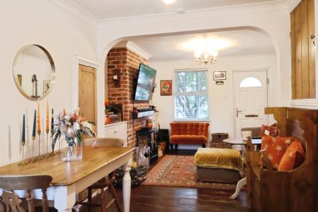 2 bedroom End of terrace house for sale in Nightingale Road, Hitchin