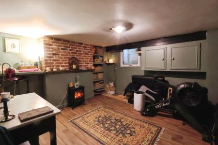 2 bedroom End of terrace house for sale in Nightingale Road, Hitchin