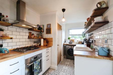 2 bedroom End of terrace house for sale in Nightingale Road, Hitchin