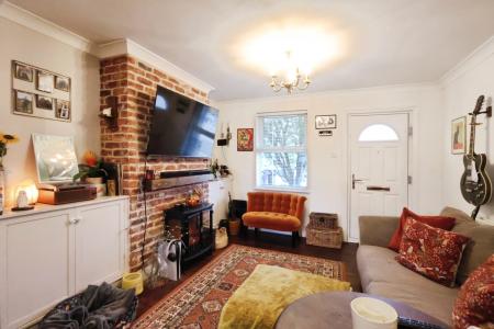 2 bedroom End of terrace house for sale in Nightingale Road, Hitchin