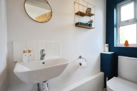 2 bedroom End of terrace house for sale in Nightingale Road, Hitchin