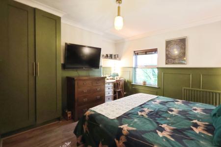 2 bedroom End of terrace house for sale in Nightingale Road, Hitchin