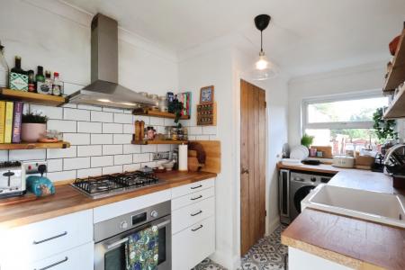 2 bedroom End of terrace house for sale in Nightingale Road, Hitchin