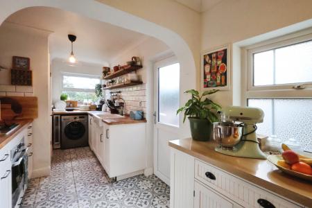 2 bedroom End of terrace house for sale in Nightingale Road, Hitchin