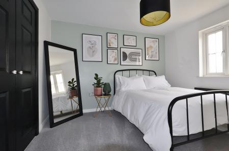 4 bedroom Terraced House for sale in Orchard Way, Henlow