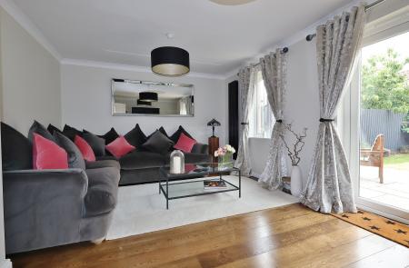 4 bedroom Terraced House for sale in Orchard Way, Henlow