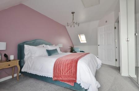 4 bedroom Terraced House for sale in Orchard Way, Henlow