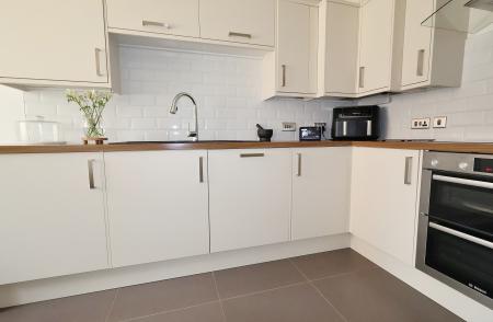 4 bedroom Terraced House for sale in Orchard Way, Henlow