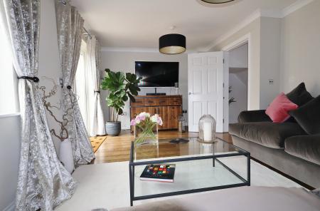 4 bedroom Terraced House for sale in Orchard Way, Henlow