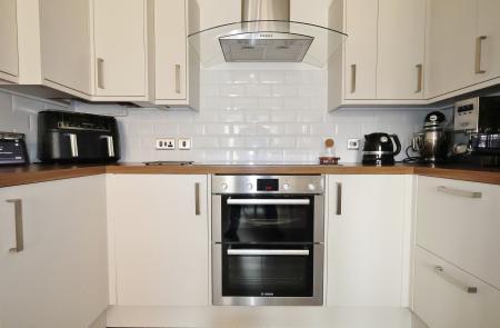 4 bedroom Terraced House for sale in Orchard Way, Henlow