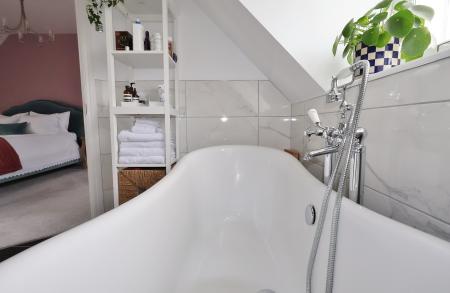 4 bedroom Terraced House for sale in Orchard Way, Henlow