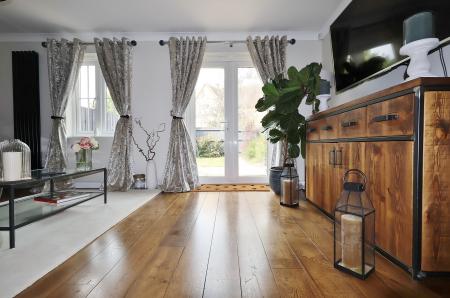 4 bedroom Terraced House for sale in Orchard Way, Henlow